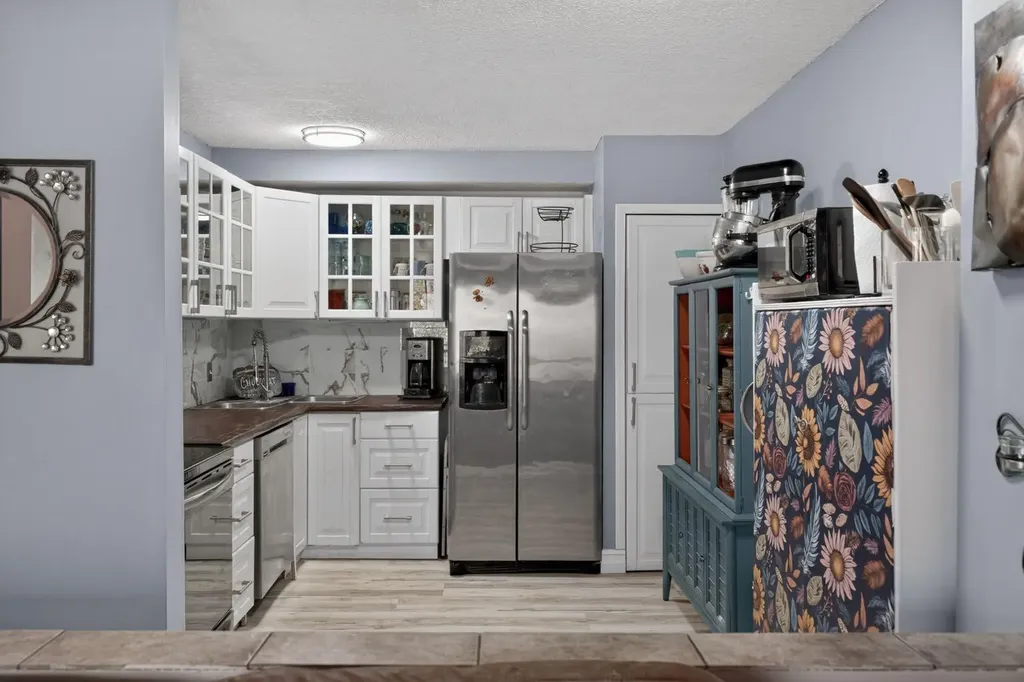 643 4 Avenue NE Calgary AB T2E 0J9