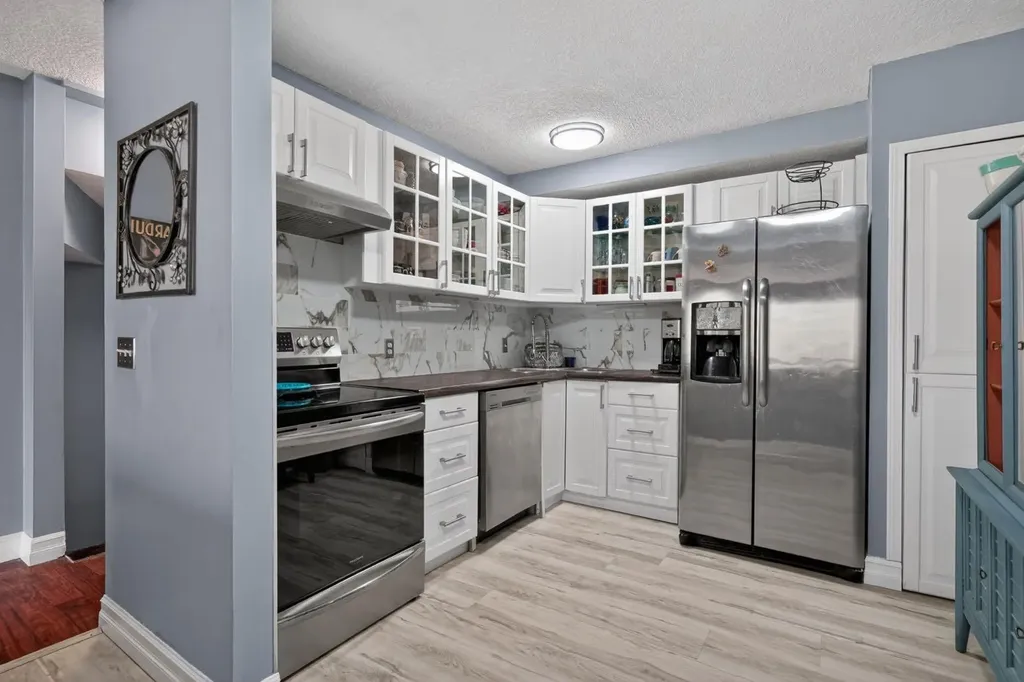 643 4 Avenue NE Calgary AB T2E 0J9