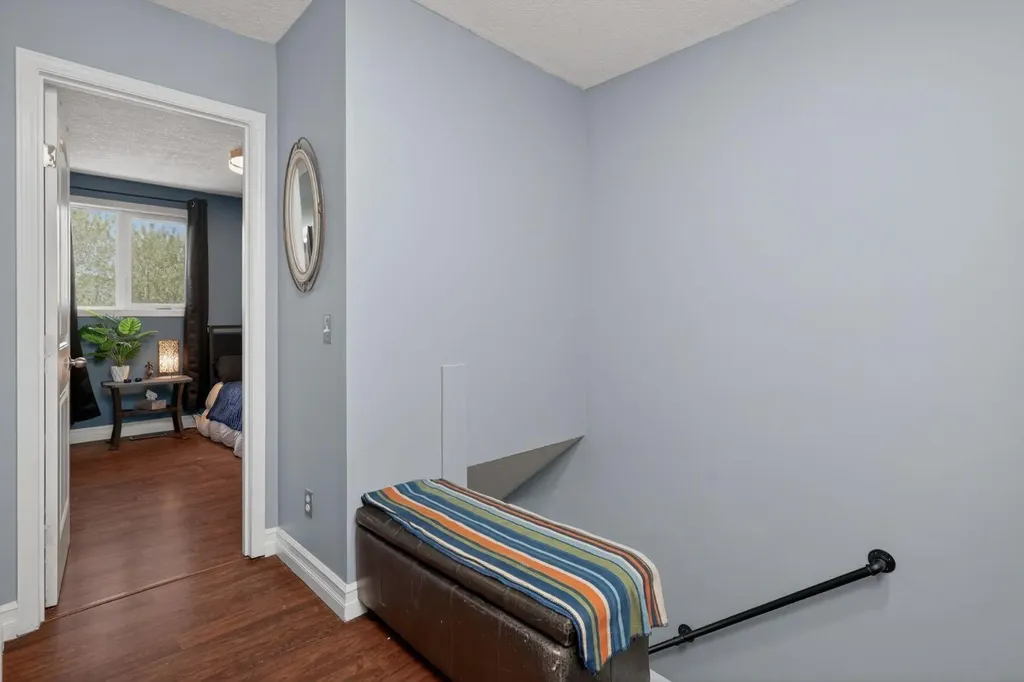 643 4 Avenue NE Calgary AB T2E 0J9