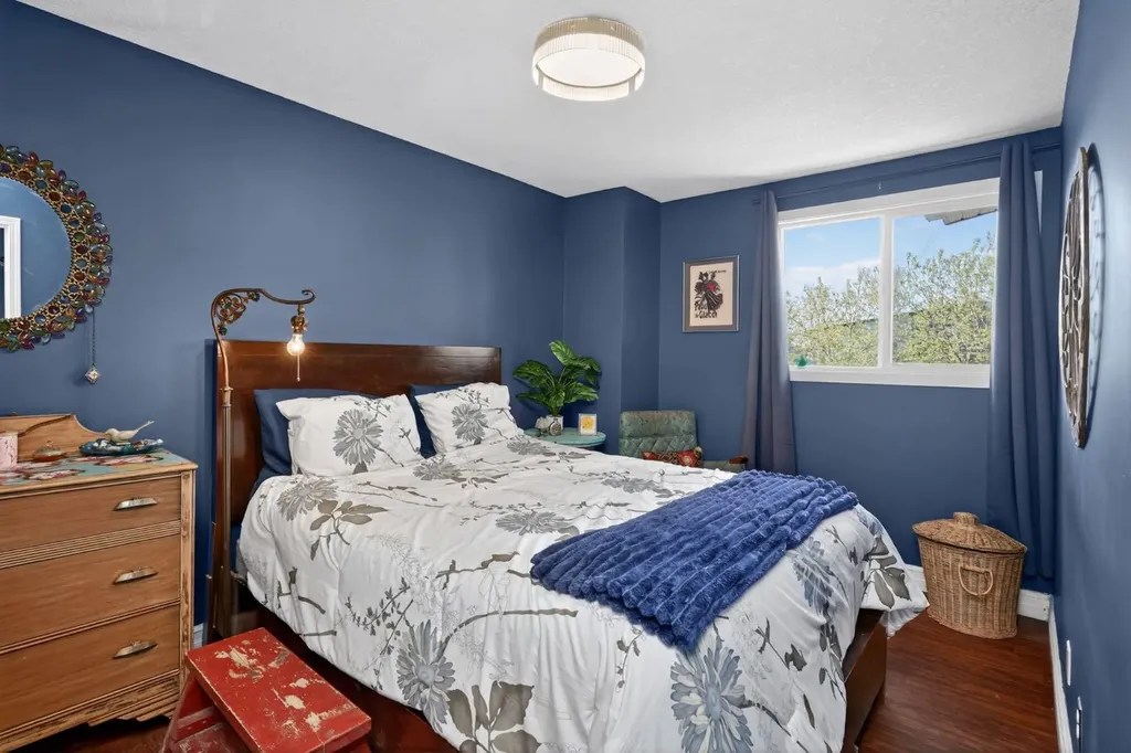 643 4 Avenue NE Calgary AB T2E 0J9