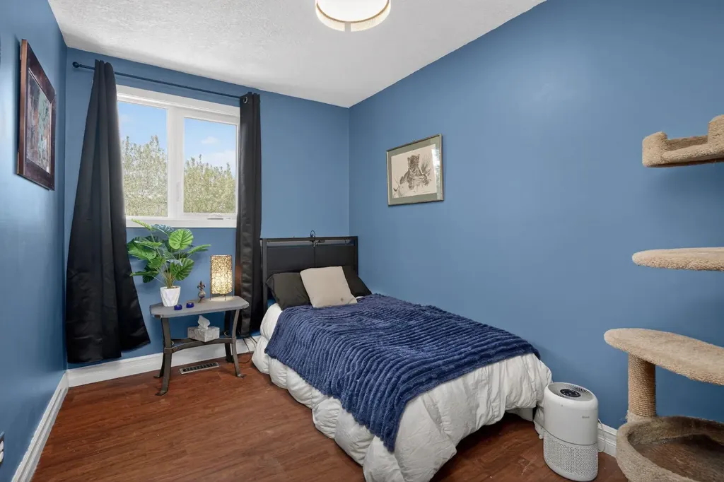 643 4 Avenue NE Calgary AB T2E 0J9