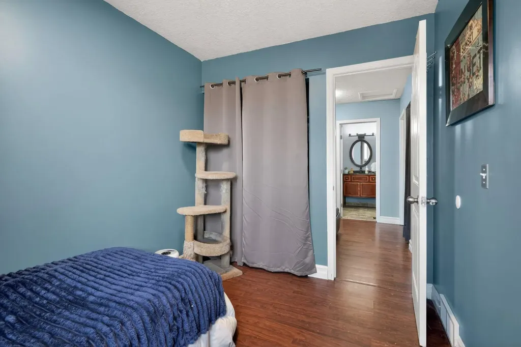 643 4 Avenue NE Calgary AB T2E 0J9