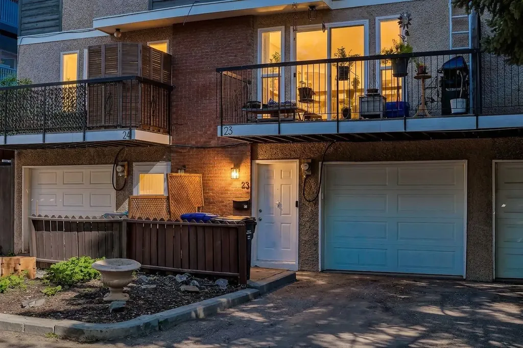 643 4 Avenue NE Calgary AB T2E 0J9