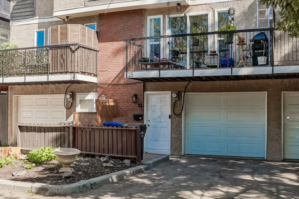 643 4 Avenue NE Calgary AB T2E 0J9
