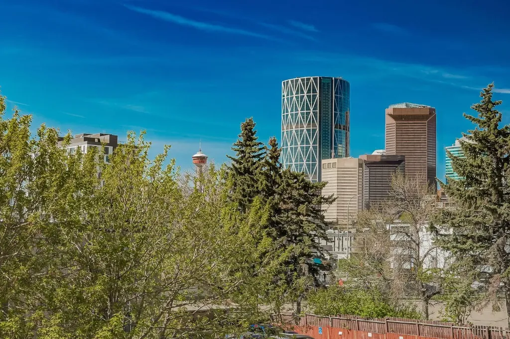 643 4 Avenue NE Calgary AB T2E 0J9