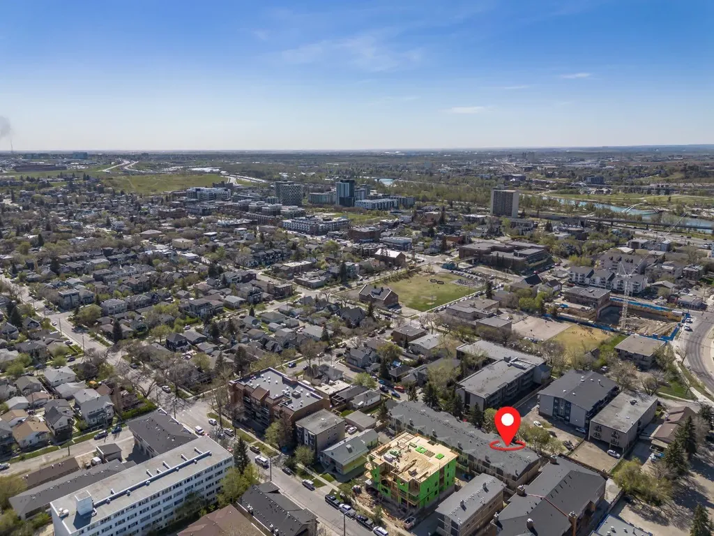 643 4 Avenue NE Calgary AB T2E 0J9