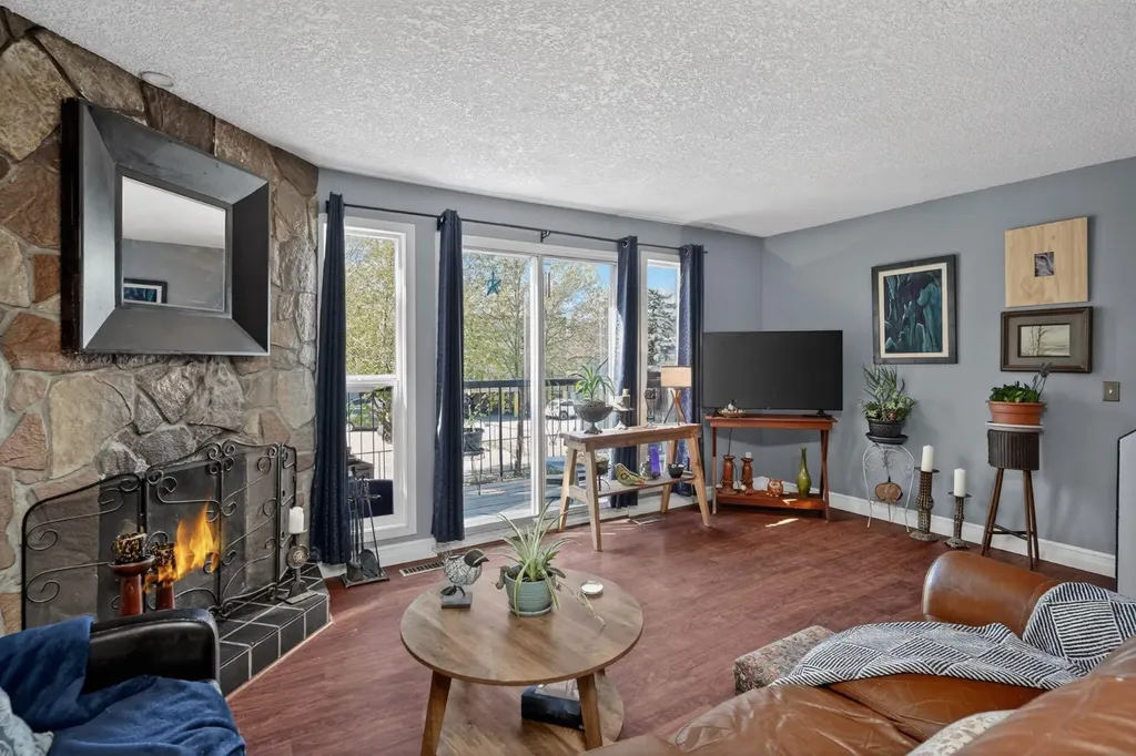 643 4 Avenue NE Calgary AB T2E 0J9
