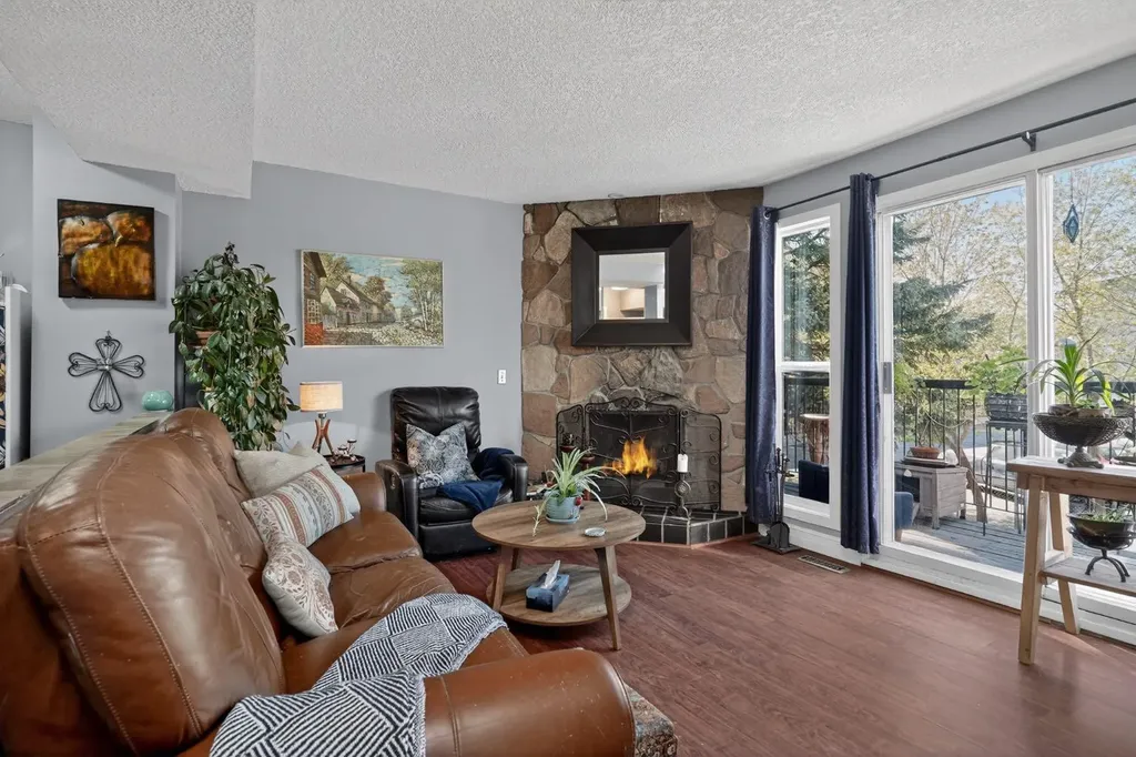 643 4 Avenue NE Calgary AB T2E 0J9