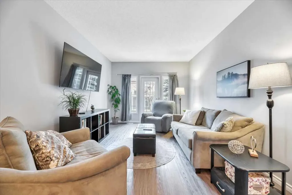 72 Millside Drive SW Calgary AB T2Y 2P9