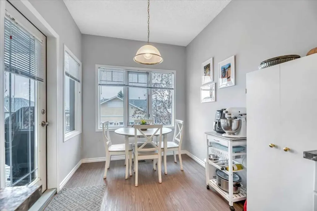 72 Millside Drive SW Calgary AB T2Y 2P9