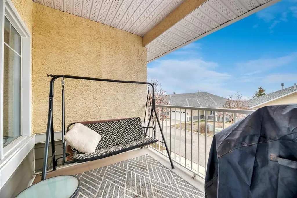 72 Millside Drive SW Calgary AB T2Y 2P9