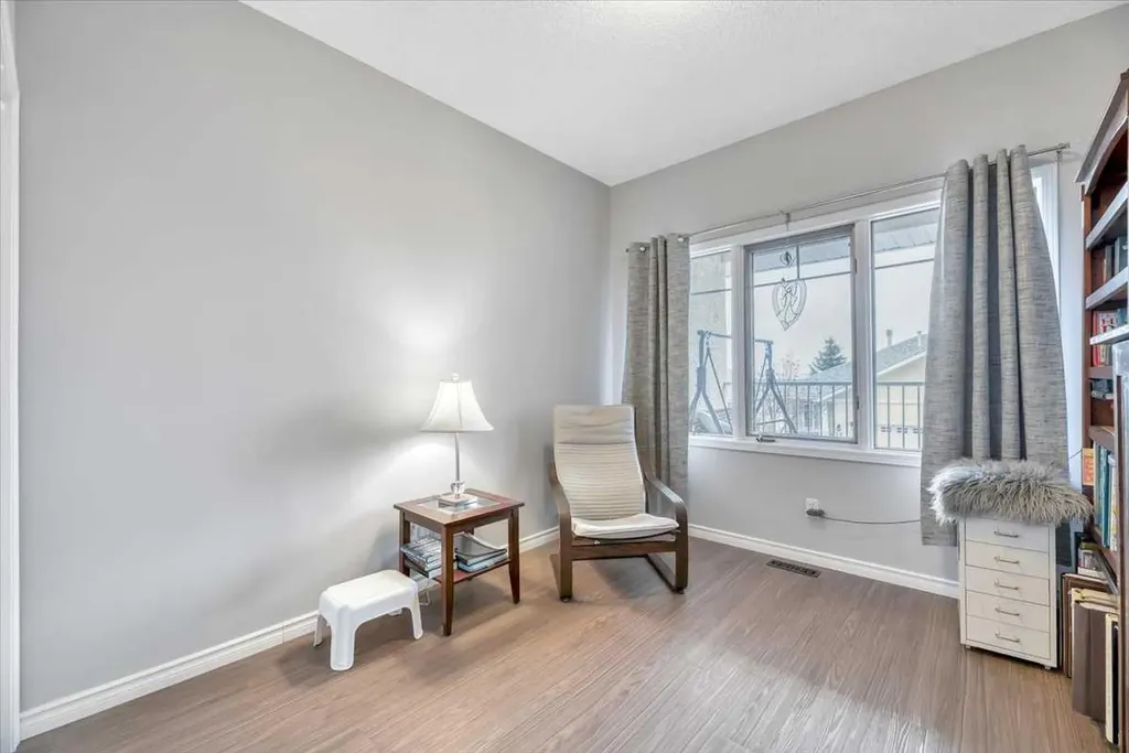 72 Millside Drive SW Calgary AB T2Y 2P9