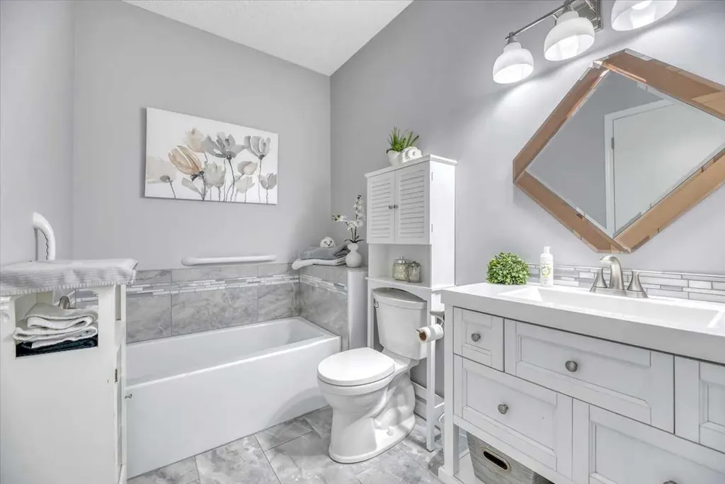 72 Millside Drive SW Calgary AB T2Y 2P9