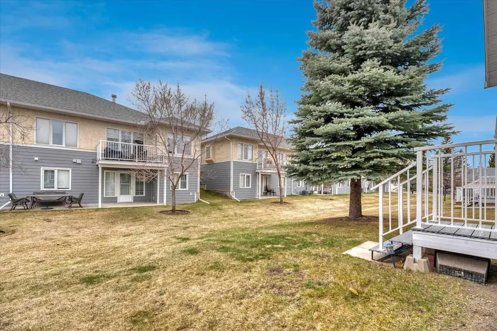 72 Millside Drive SW Calgary AB T2Y 2P9