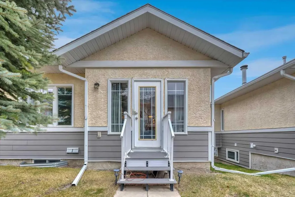 72 Millside Drive SW Calgary AB T2Y 2P9