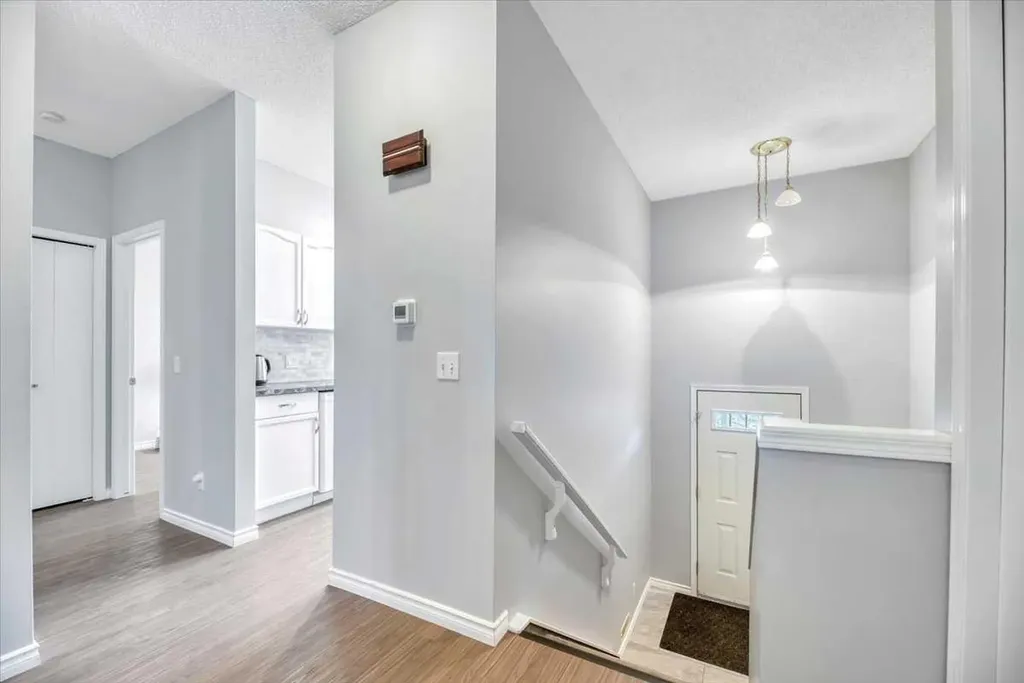 72 Millside Drive SW Calgary AB T2Y 2P9
