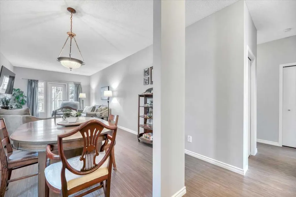72 Millside Drive SW Calgary AB T2Y 2P9