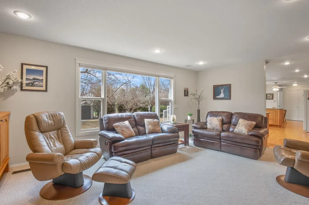 3510 43a Avenue Red Deer AB T4N 3G1