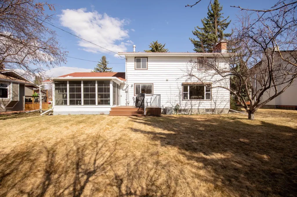 3510 43a Avenue Red Deer AB T4N 3G1