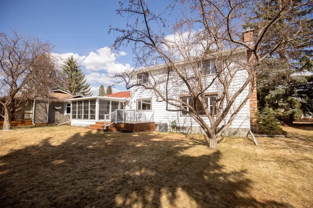 3510 43a Avenue Red Deer AB T4N 3G1