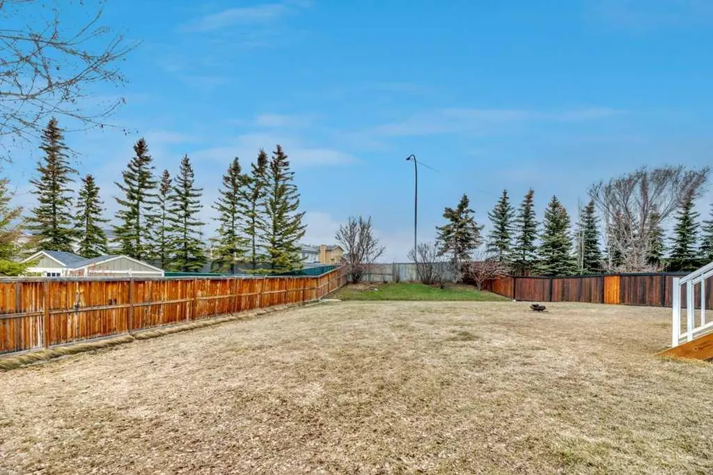 215 Hawktree Circle NW Calgary AB T3G 2Y6