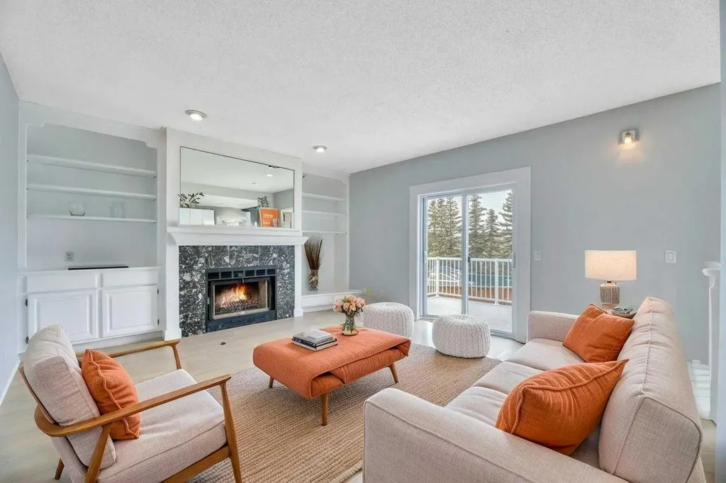 215 Hawktree Circle NW Calgary AB T3G 2Y6