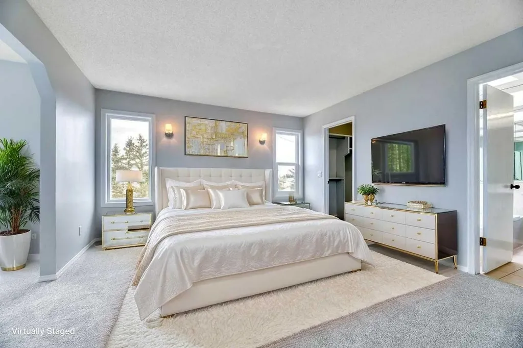 215 Hawktree Circle NW Calgary AB T3G 2Y6