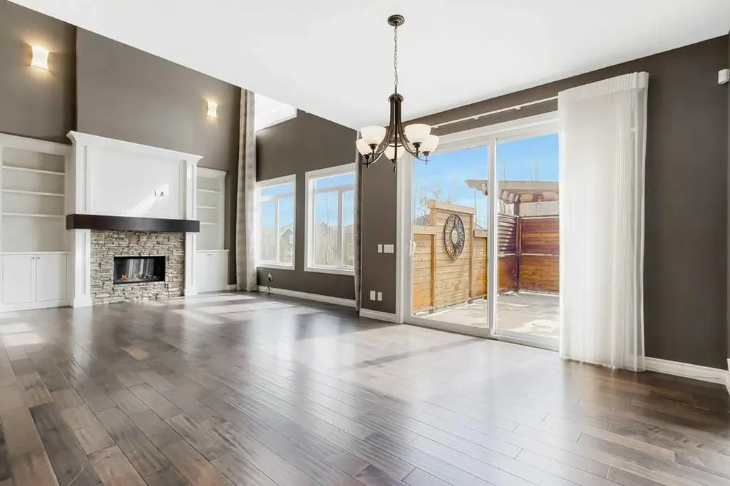 928 East Lakeview Road Chestermere AB T1X 1R2