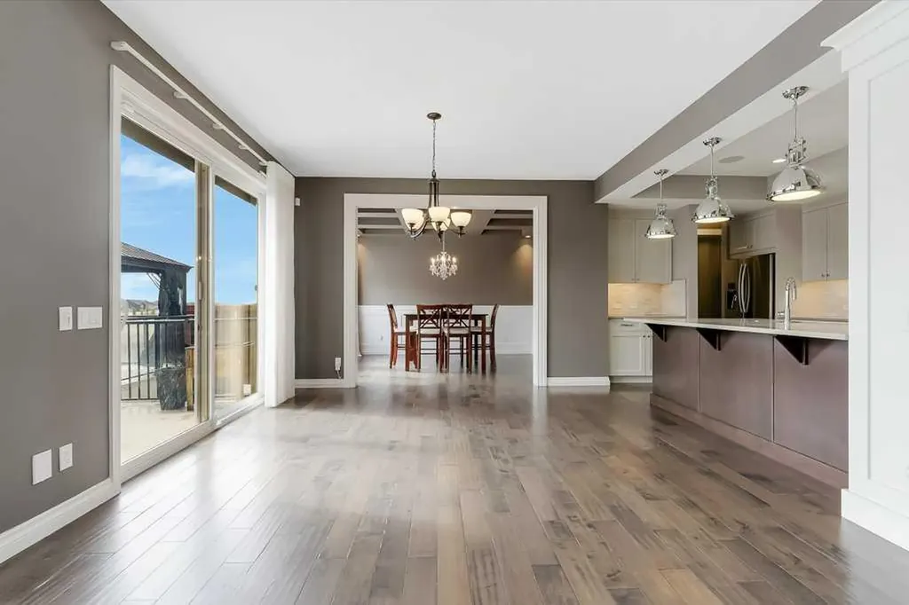 928 East Lakeview Road Chestermere AB T1X 1R2
