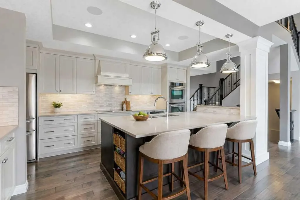 928 East Lakeview Road Chestermere AB T1X 1R2