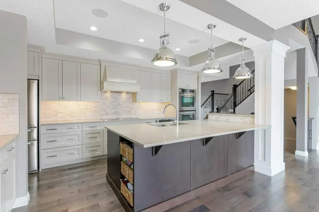 928 East Lakeview Road Chestermere AB T1X 1R2