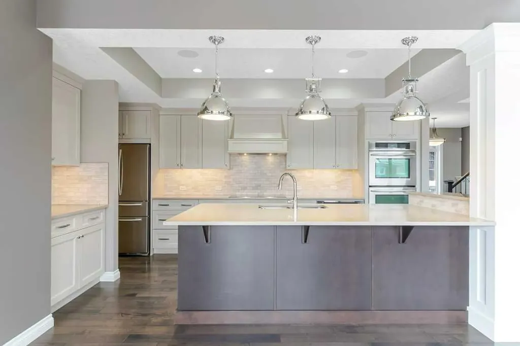 928 East Lakeview Road Chestermere AB T1X 1R2