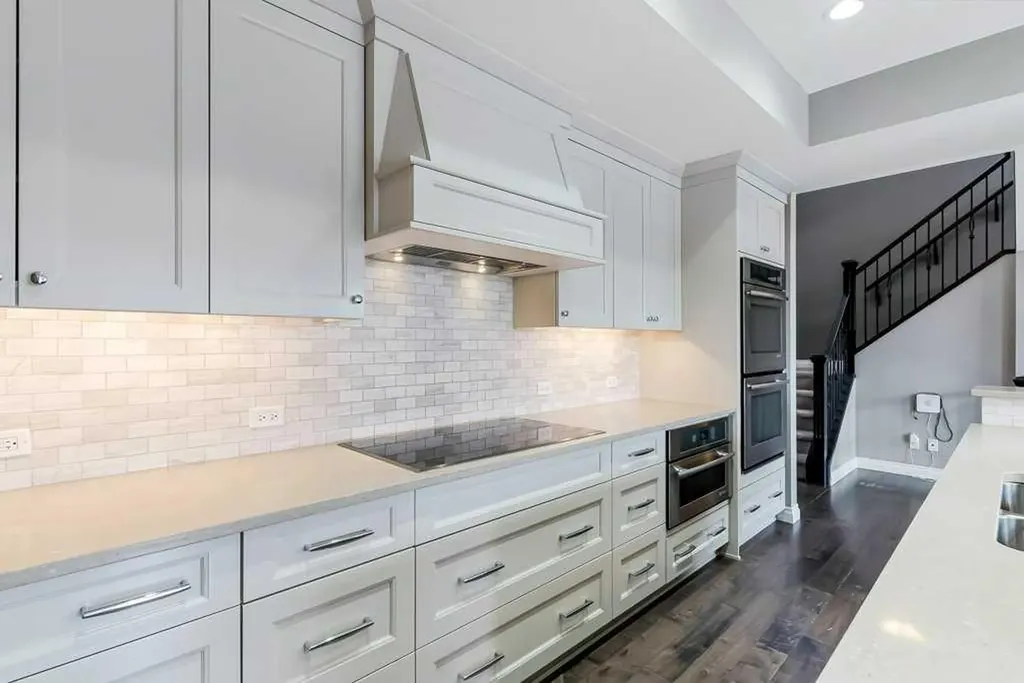 928 East Lakeview Road Chestermere AB T1X 1R2