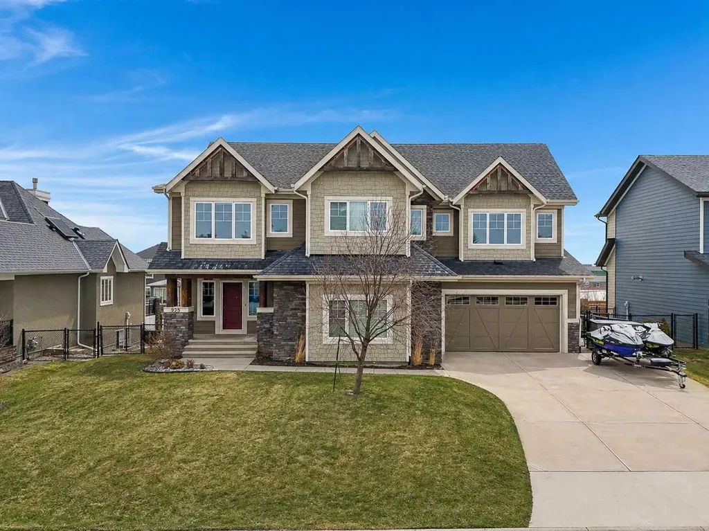 928 East Lakeview Road Chestermere AB T1X 1R2