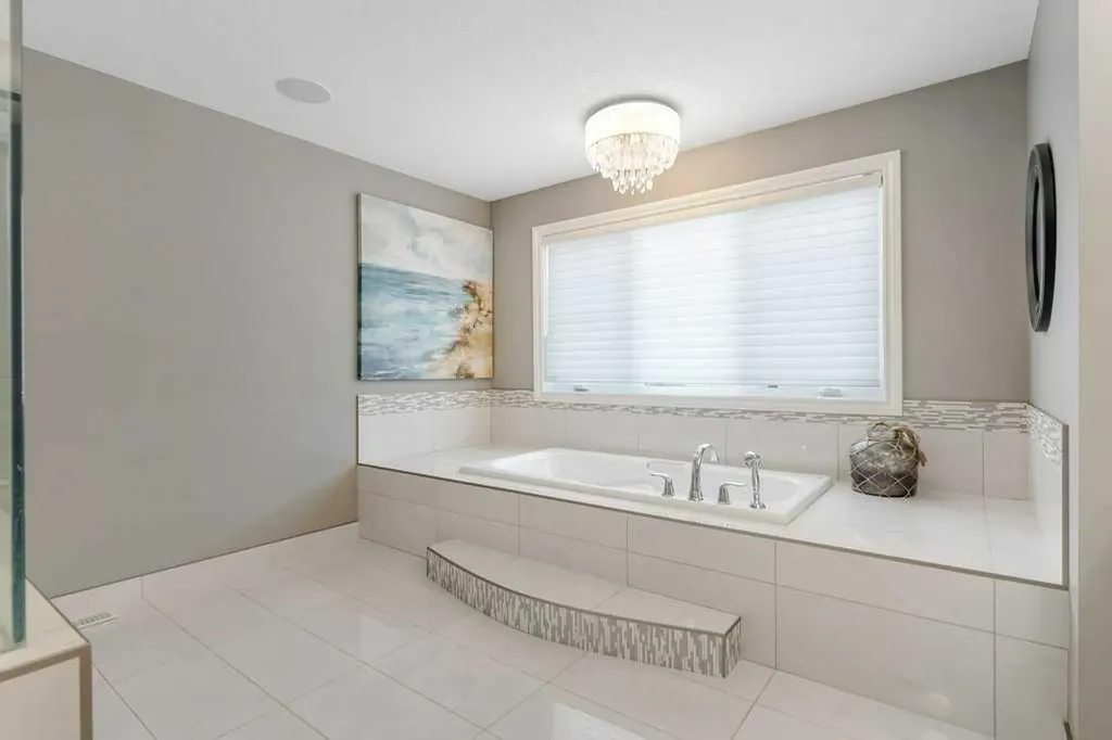 928 East Lakeview Road Chestermere AB T1X 1R2