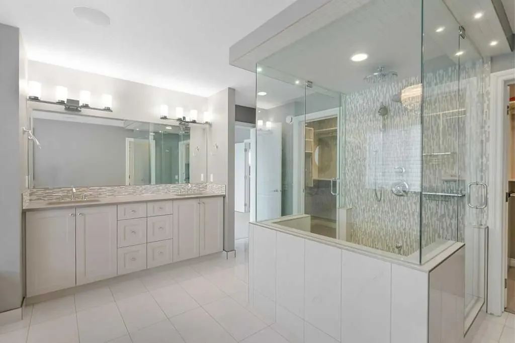 928 East Lakeview Road Chestermere AB T1X 1R2