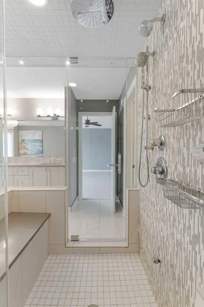 928 East Lakeview Road Chestermere AB T1X 1R2