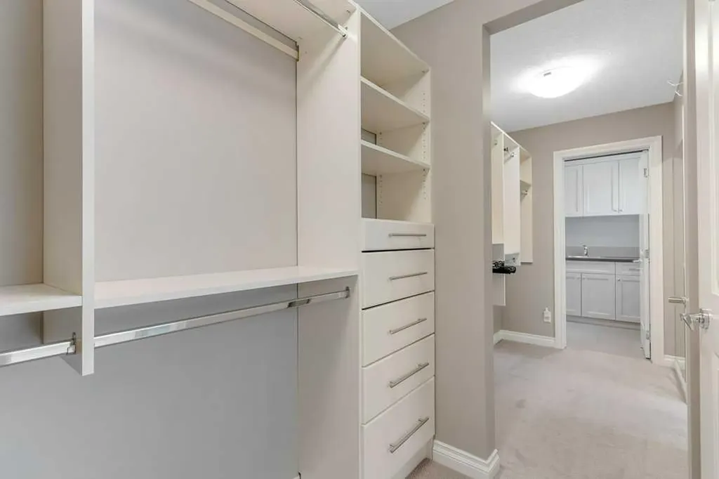 928 East Lakeview Road Chestermere AB T1X 1R2