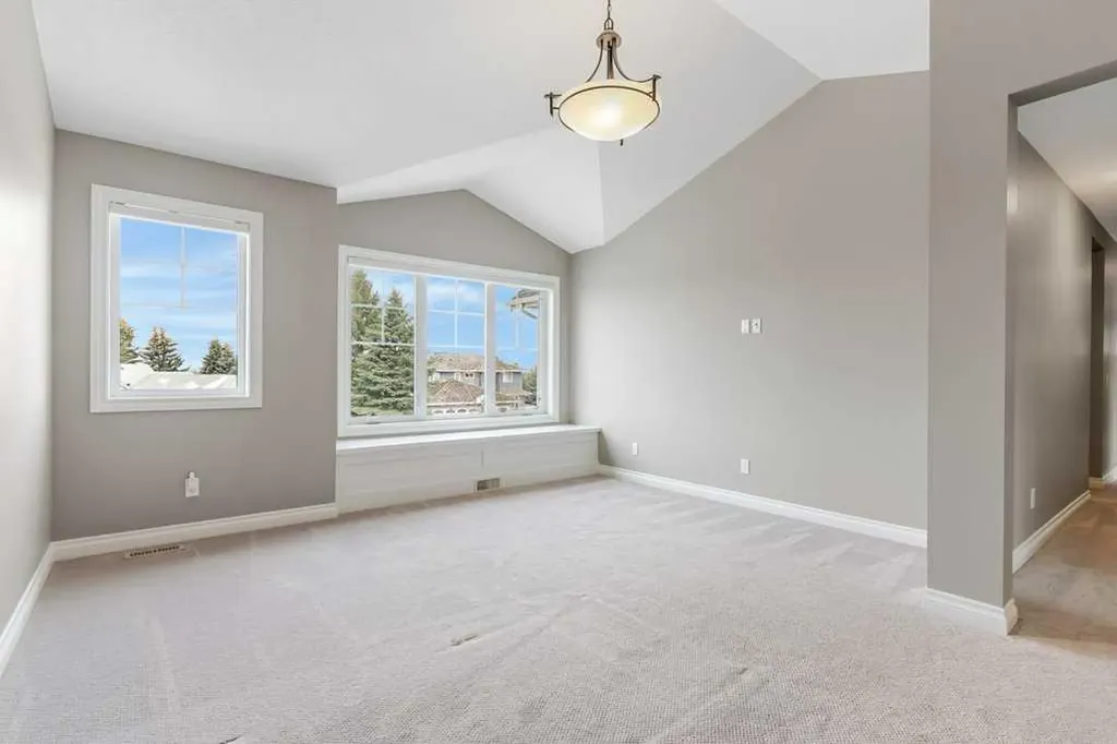 928 East Lakeview Road Chestermere AB T1X 1R2