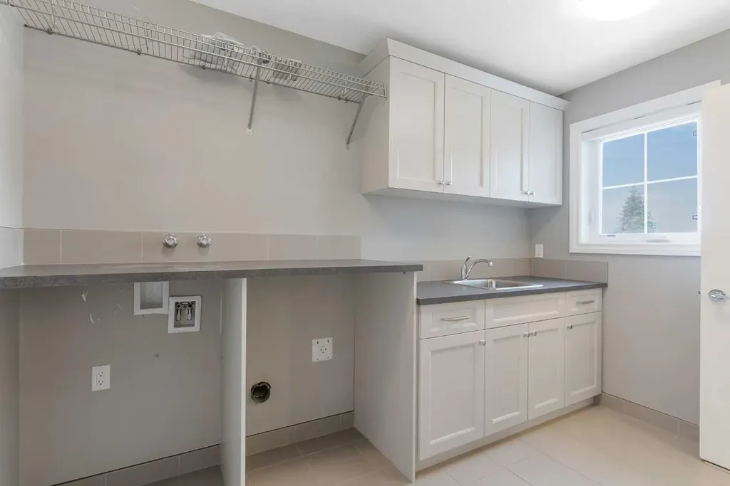 928 East Lakeview Road Chestermere AB T1X 1R2