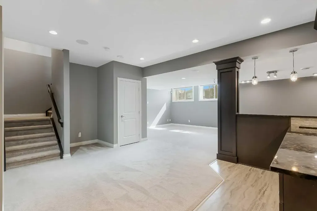 928 East Lakeview Road Chestermere AB T1X 1R2