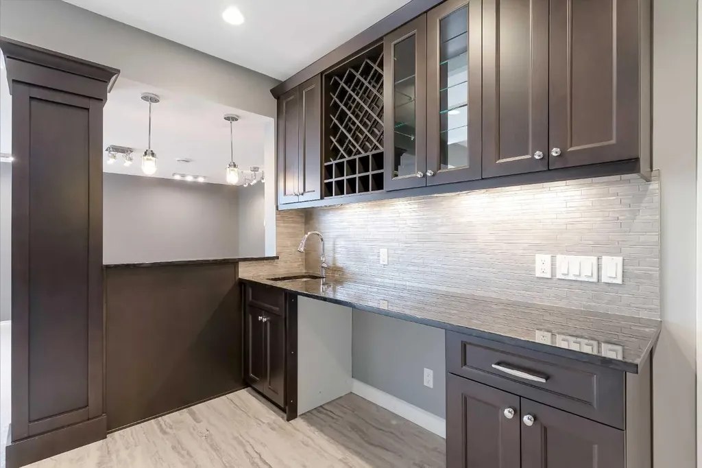 928 East Lakeview Road Chestermere AB T1X 1R2