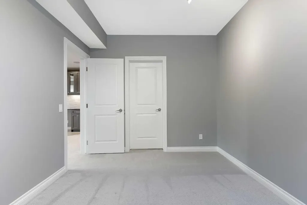 928 East Lakeview Road Chestermere AB T1X 1R2