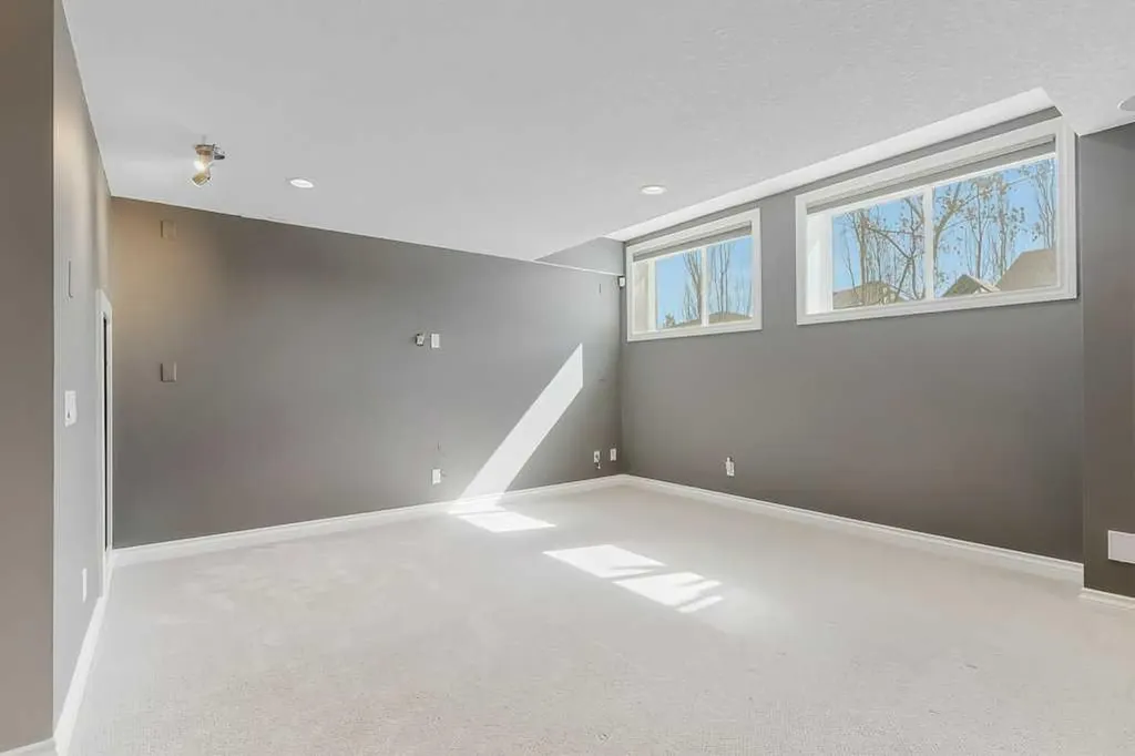 928 East Lakeview Road Chestermere AB T1X 1R2