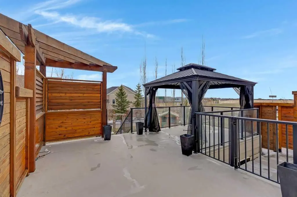 928 East Lakeview Road Chestermere AB T1X 1R2