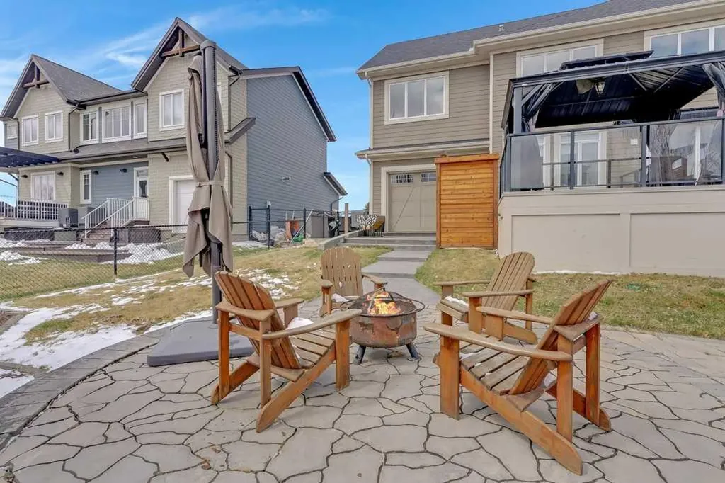 928 East Lakeview Road Chestermere AB T1X 1R2