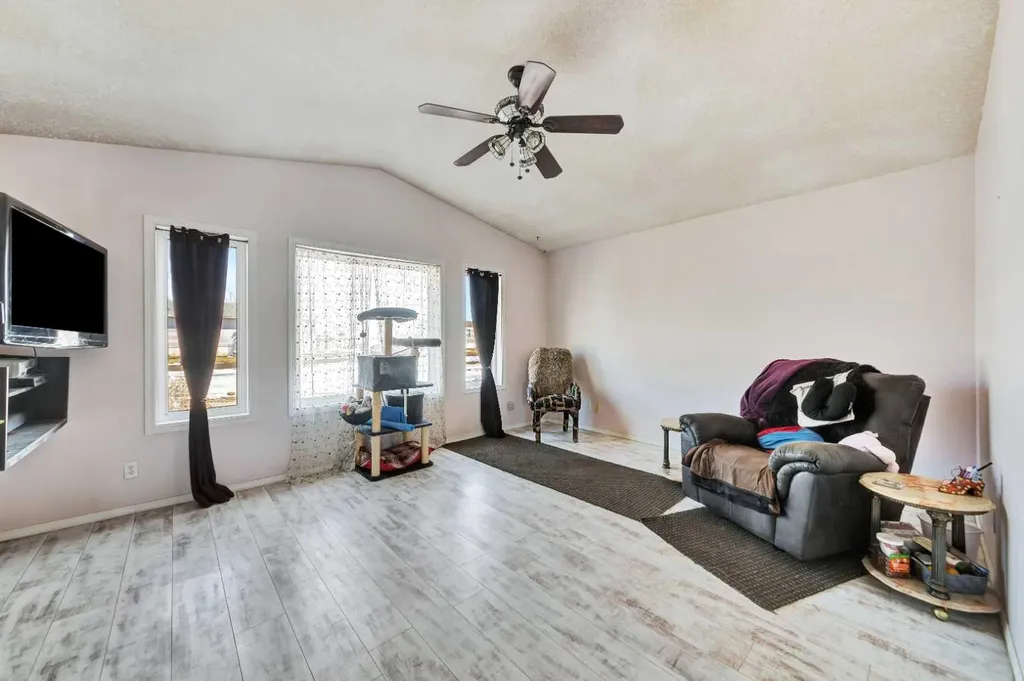 117 2 Avenue W Marshall SK S0M 1R0