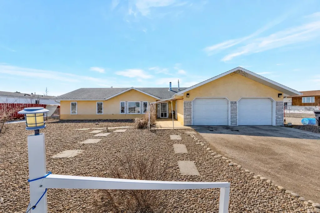 117 2 Avenue W Marshall SK S0M 1R0