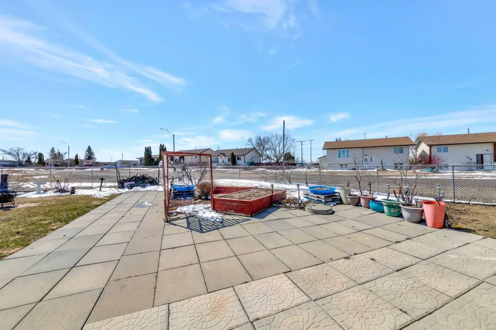 117 2 Avenue W Marshall SK S0M 1R0