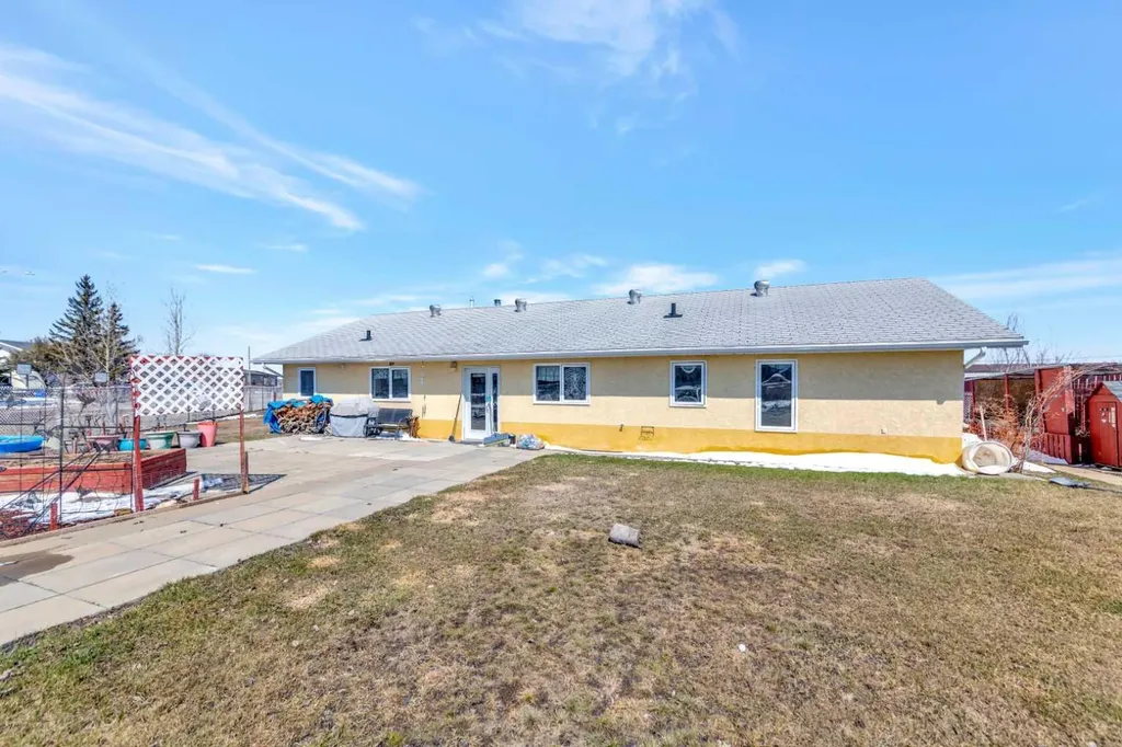 117 2 Avenue W Marshall SK S0M 1R0
